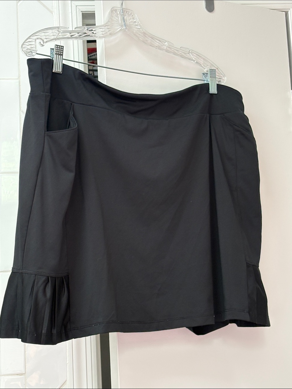 Black Skirt with Side Pocket and Pleat Golf Skort